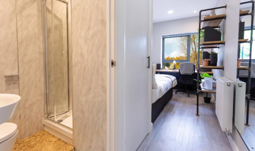 Cosy Ensuite Bedrooms At Electric Press Near Sheffield City Centre Room photo